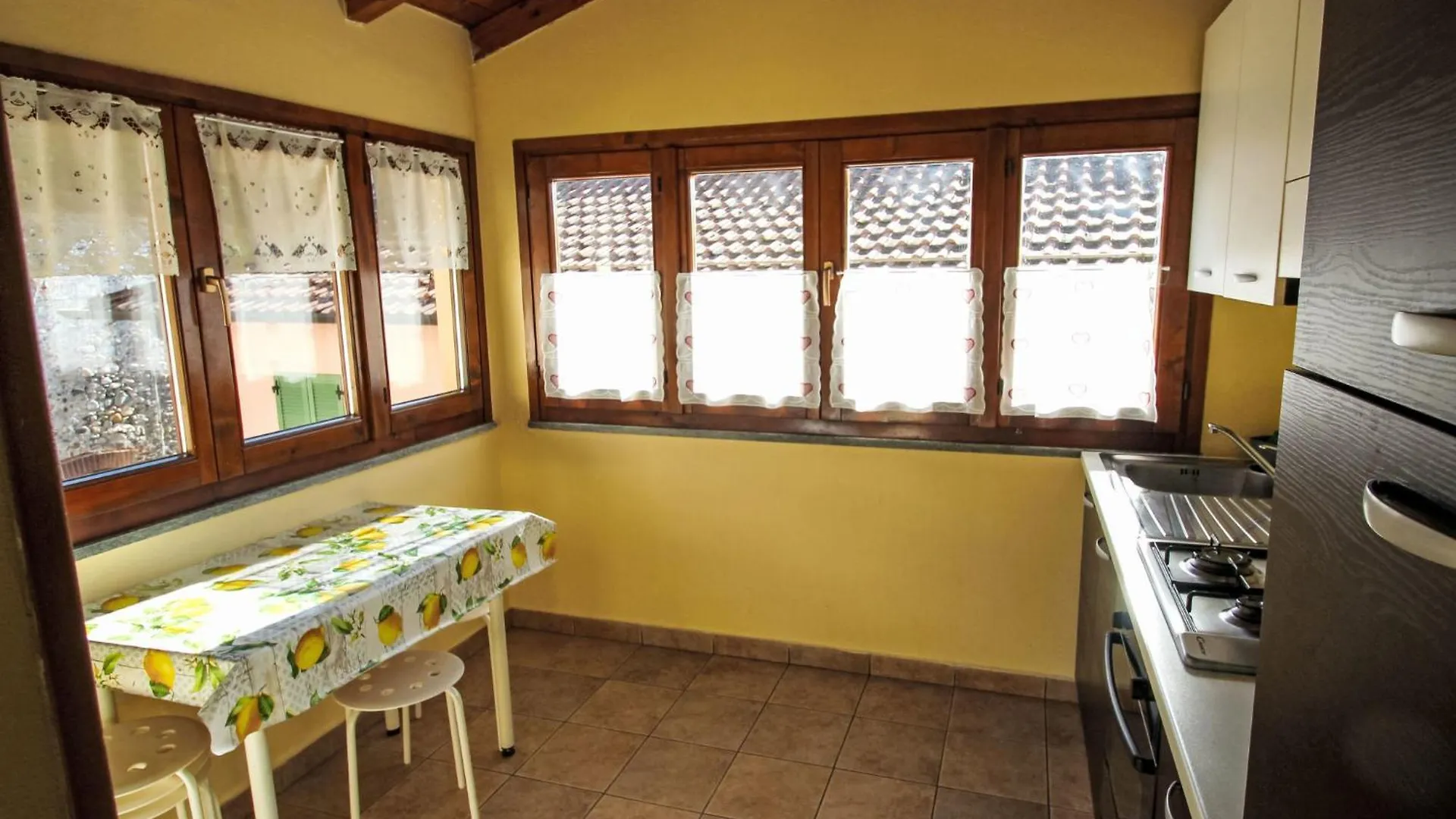Apartment Roma By Interhome Porto Valtravaglia Italië
